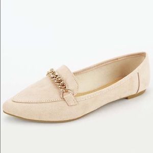 Classic Loafer w/ Chain Detail - Sandy Tan